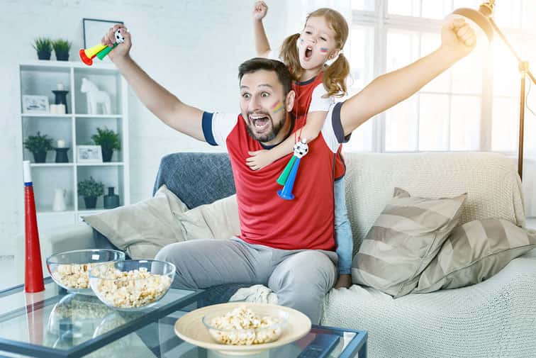 watching-tv-a-men